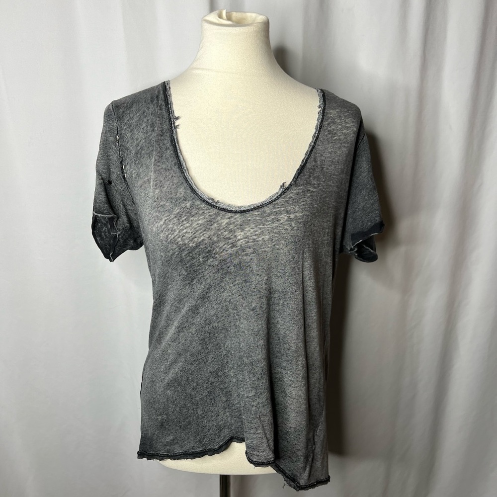 We The Free Gray Raw Edge Scoop Neck Tee Size M Boho Distressed Top